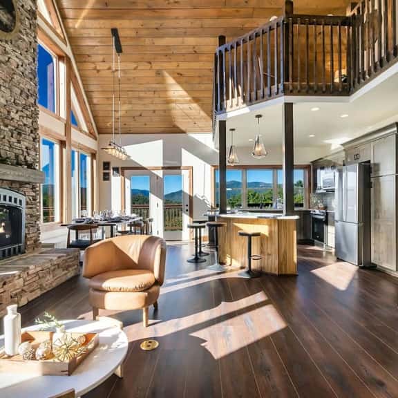 HotTub/FirePit/GameRoom/Theater/VIEWS/Sleeps10! - Image 1