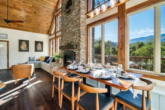 HotTub/FirePit/GameRoom/Theater/VIEWS/Sleeps10! - Image 3