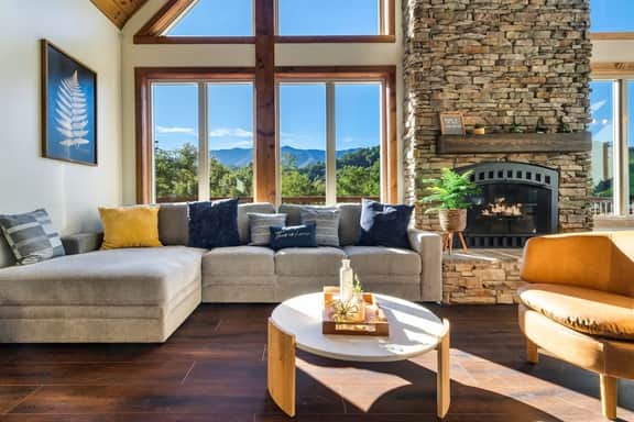 HotTub/FirePit/GameRoom/Theater/VIEWS/Sleeps10! - Image 5