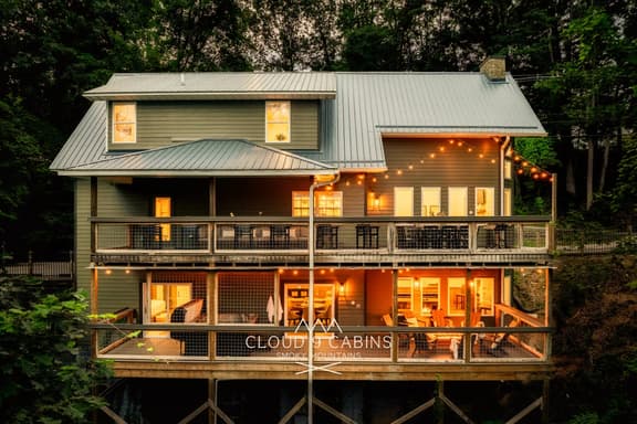 Ski View Lodge - Image 1