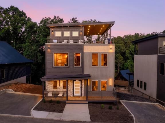 Pinnacle House - Image 1